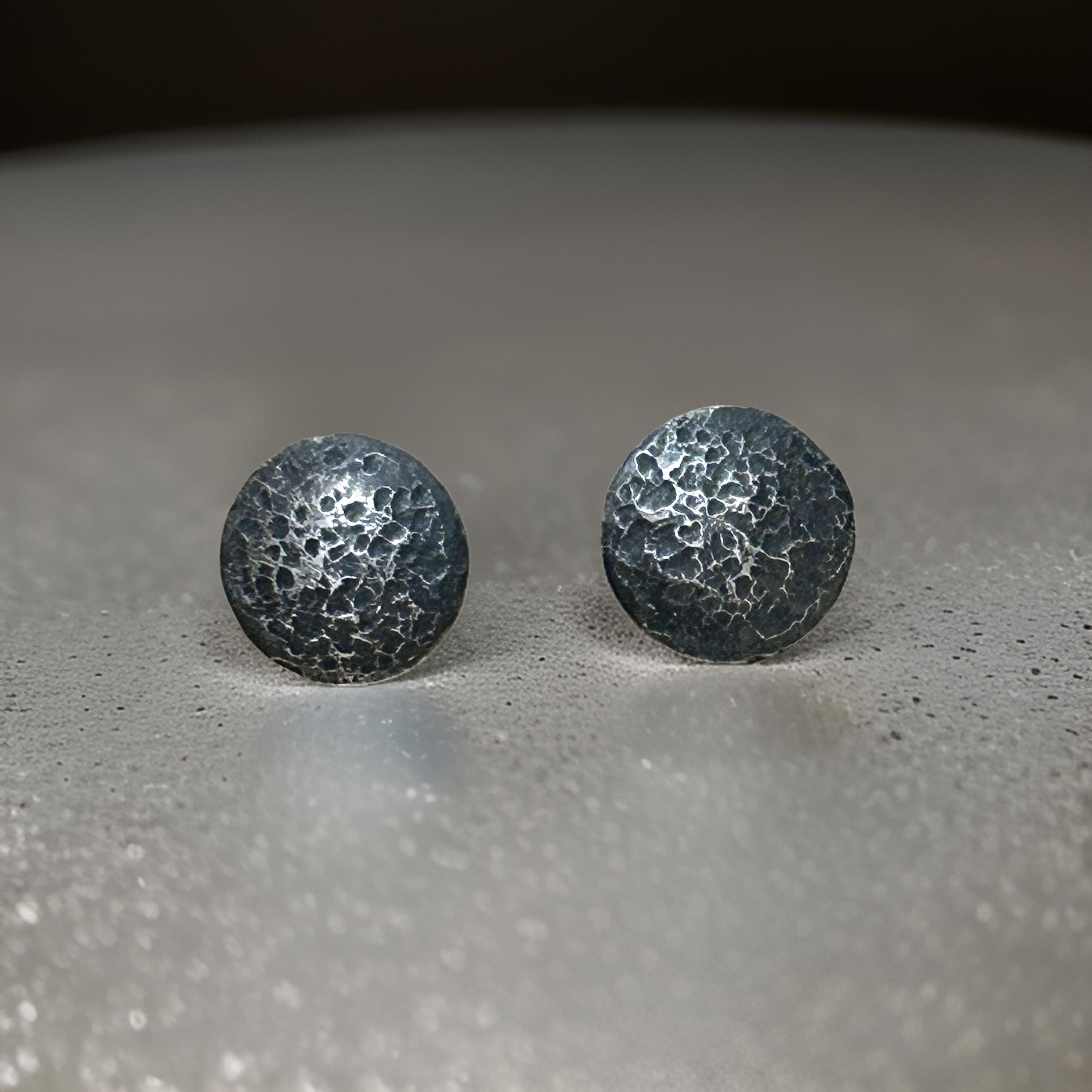 Rustic Hammered Sterling Silver Stud Earrings – Oxidized Silver Circle Earrings – Handmade Minimalist Earrings – Small Textured Earrings