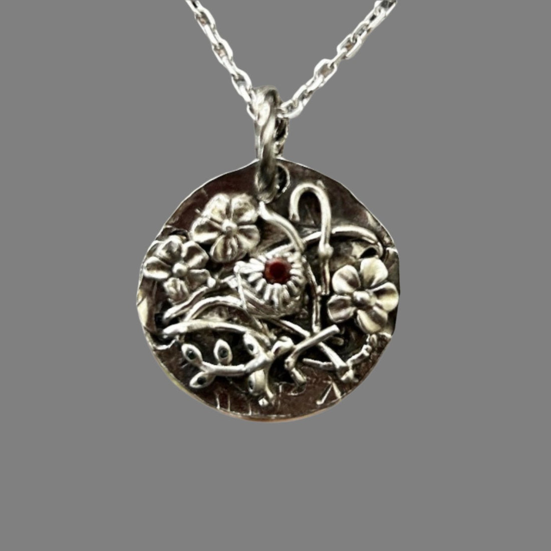 Flowers Cluster Pendant With Stone - Necklace | JJewelryArt