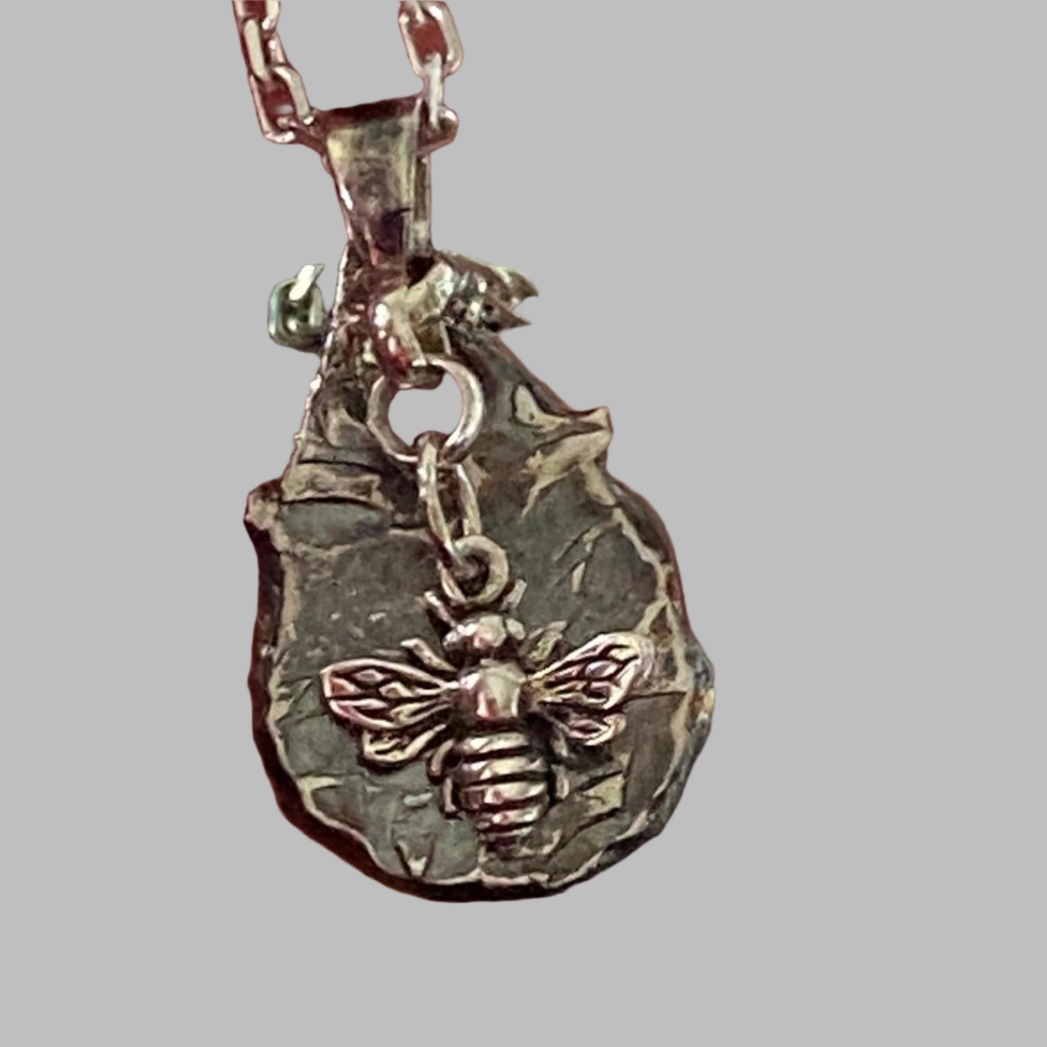 Silver Bee Pendant - JJewelryArt